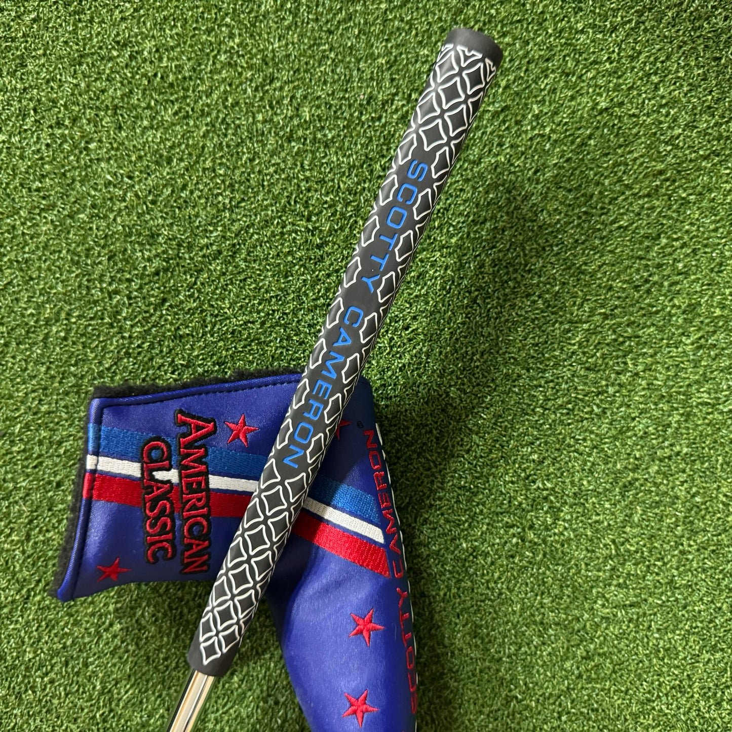 Scotty Cameron Champions Choice Button Back Newport 2.5+ - Left Handed - 34"